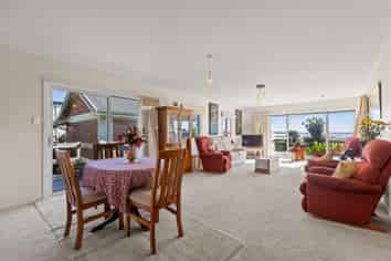 2/8 McCormacks Bay Road, Mount Pleasant
