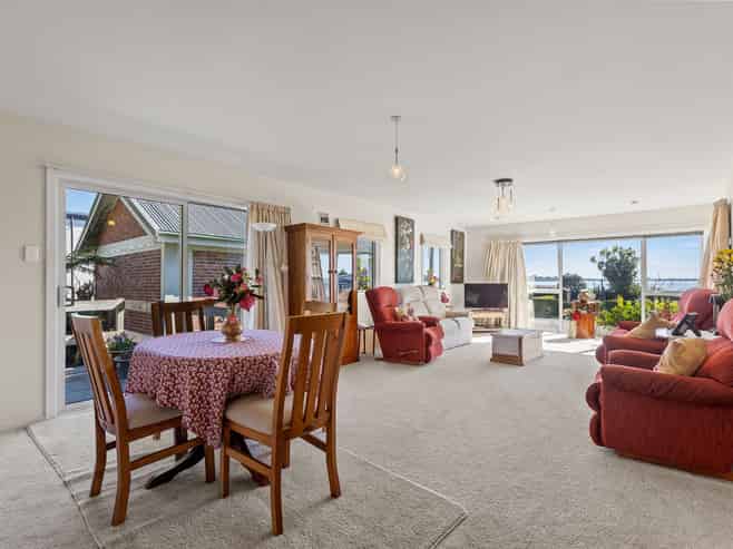 2/8 McCormacks Bay Road, Mount Pleasant