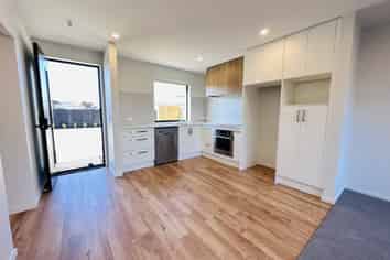 7/9 Marcroft St, Woolston