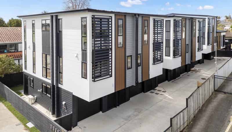 1-4, 1664 Great North Road, Avondale