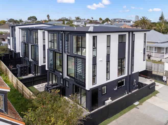 1-4, 1664 Great North Road, Avondale