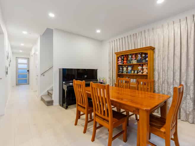 1  Silvereye Road, Hobsonville