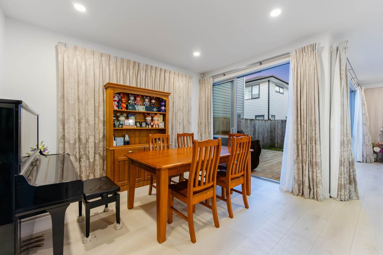 Gorgeous Standalone Family Home - Widok 4