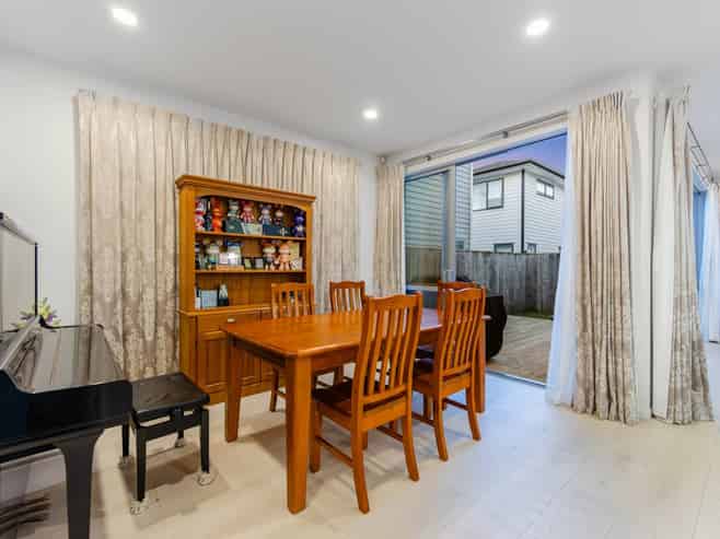 1  Silvereye Road, Hobsonville