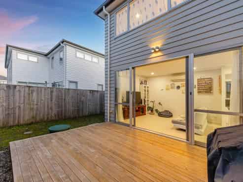 1  Silvereye Road, Hobsonville