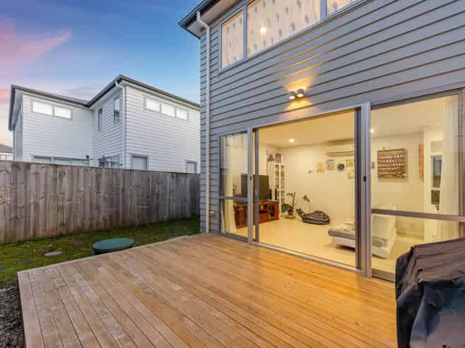 1  Silvereye Road, Hobsonville