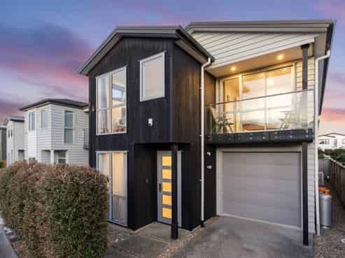 1  Silvereye Road, Hobsonville