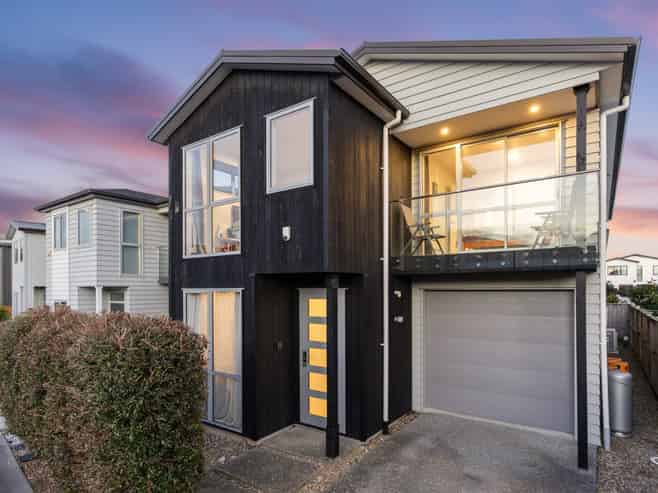 1  Silvereye Road, Hobsonville