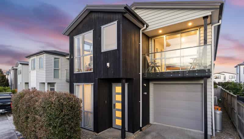 1  Silvereye Road, Hobsonville