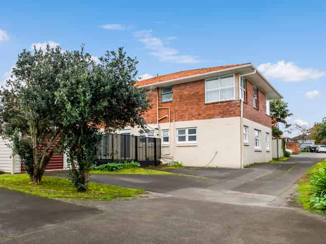 9 Esmonde Road, Takapuna