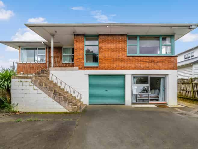 9 Esmonde Road, Takapuna