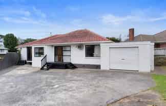 26 Coles Crescent, Papakura