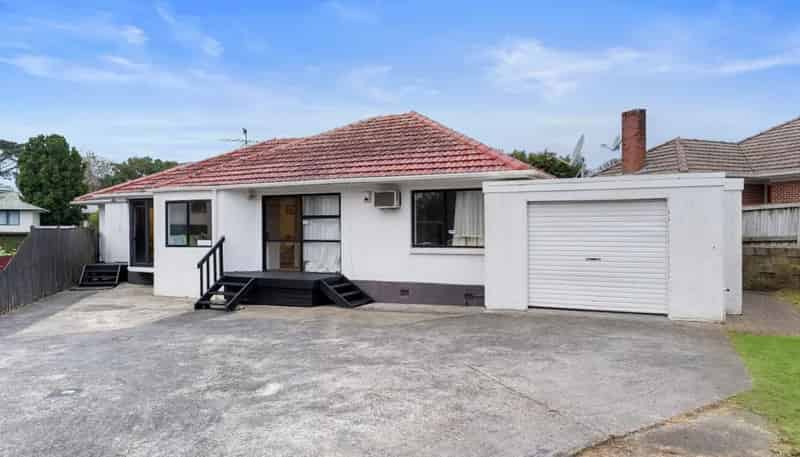 26 Coles Crescent, Papakura