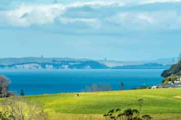 18 Pakirikiri Street, Long Bay