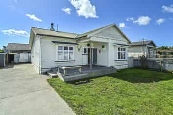 700 Buller Street, Akina
