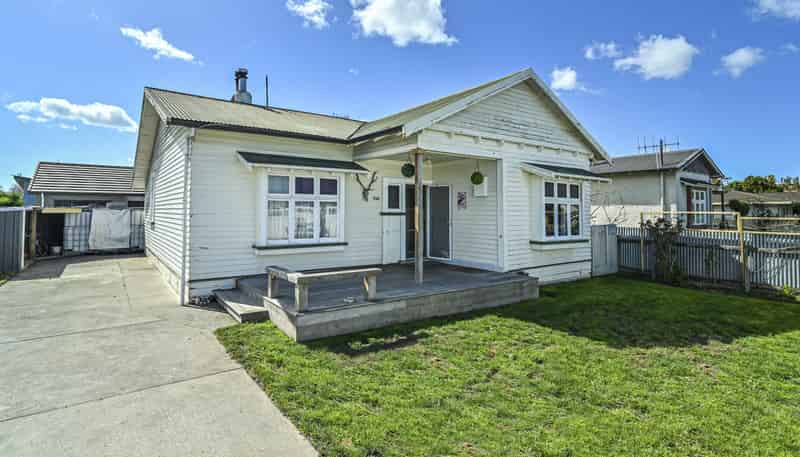 700 Buller Street, Akina