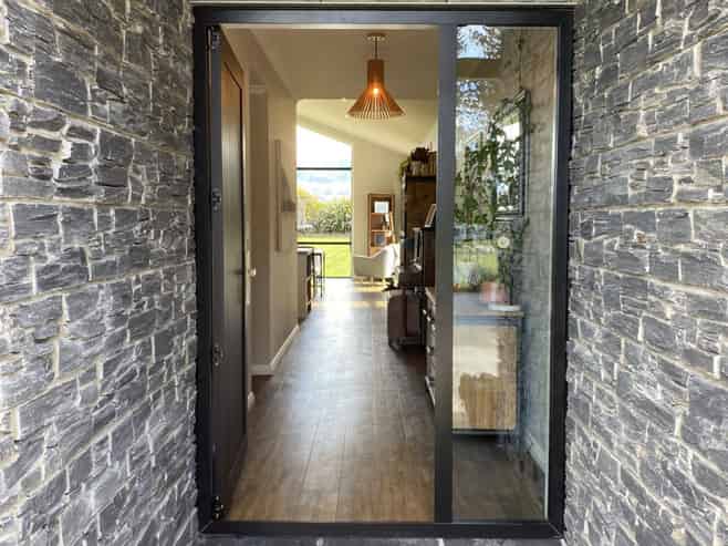 673 Woodbury Road, Woodbury