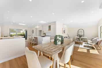 45 Chamberlain Road, Massey