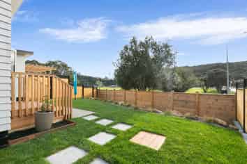 1 Weranui Road, Waiwera