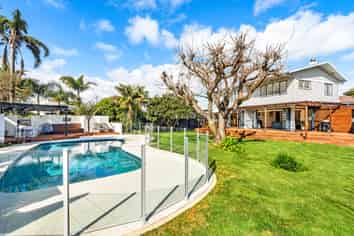 51 & 51A Riverlea Avenue, Pakuranga