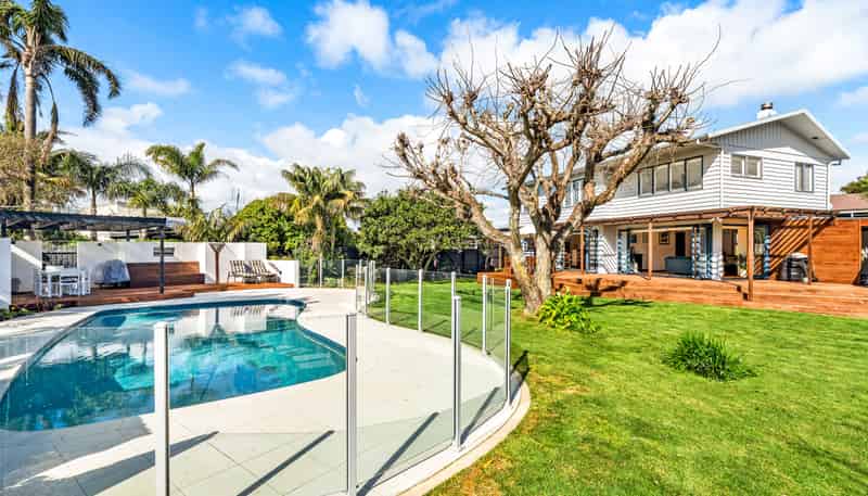 51 & 51A Riverlea Avenue, Pakuranga