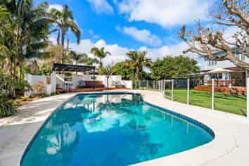 51 & 51A Riverlea Avenue, Pakuranga