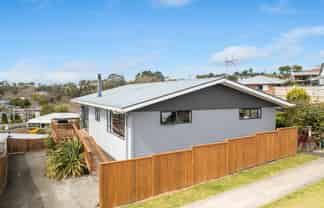 16 La Salle Drive, Westown
