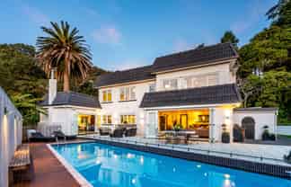 24 Walter Road,  Lowry Bay, Eastbourne
