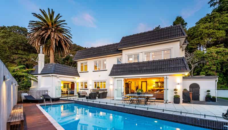 24 Walter Road,  Lowry Bay, Eastbourne