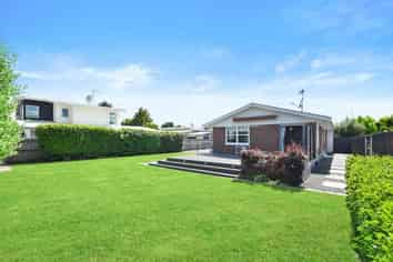 749B River Road, Chartwell