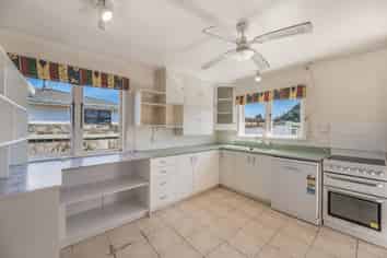 711 Norton Road, Akina