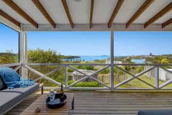 1435 Whangaparaoa Road, Army Bay