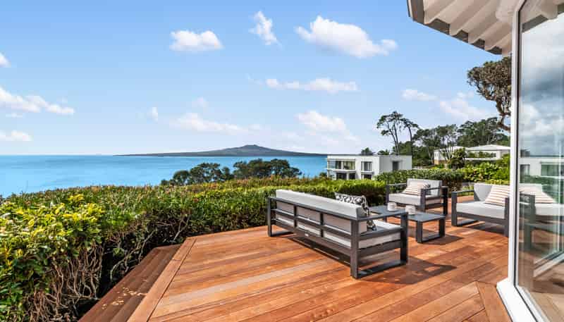 220 Lake Road, Takapuna