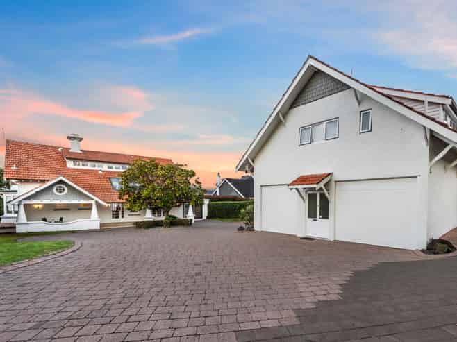 220 Lake Road, Takapuna