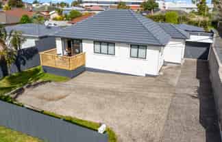 9 Grainger Road, Te Atatu South