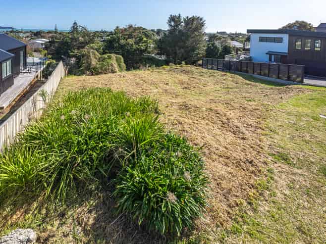 13 Kawau Grove, Waikanae