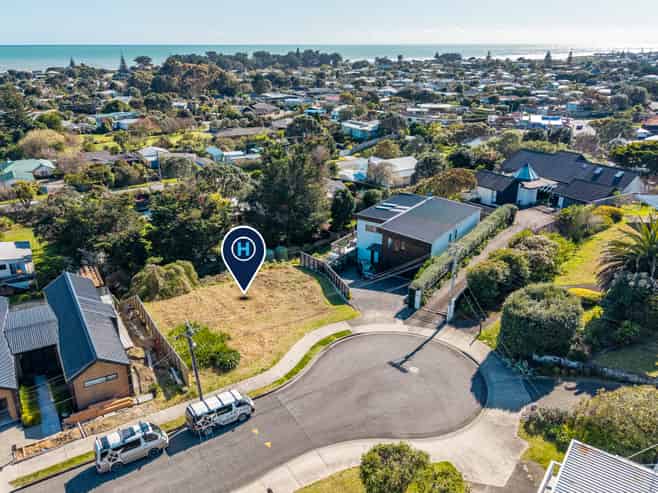 13 Kawau Grove, Waikanae