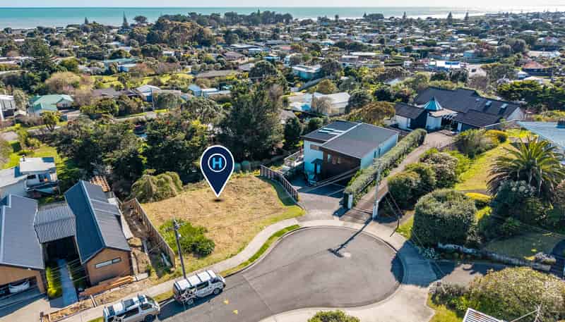 13 Kawau Grove, Waikanae