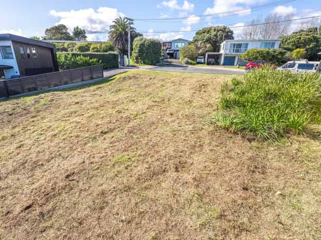 13 Kawau Grove, Waikanae