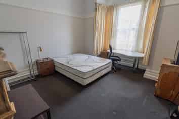 Room 2/1036 George Street, North Dunedin
