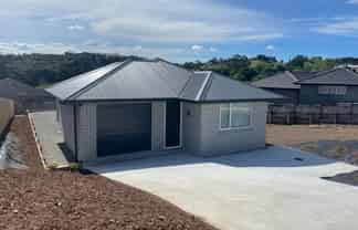 8 Hewson Drive, Snells Beach