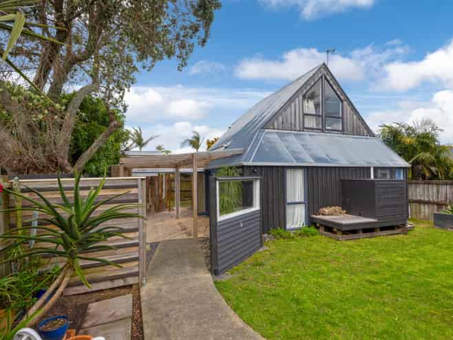 72 Eversleigh Road, Belmont