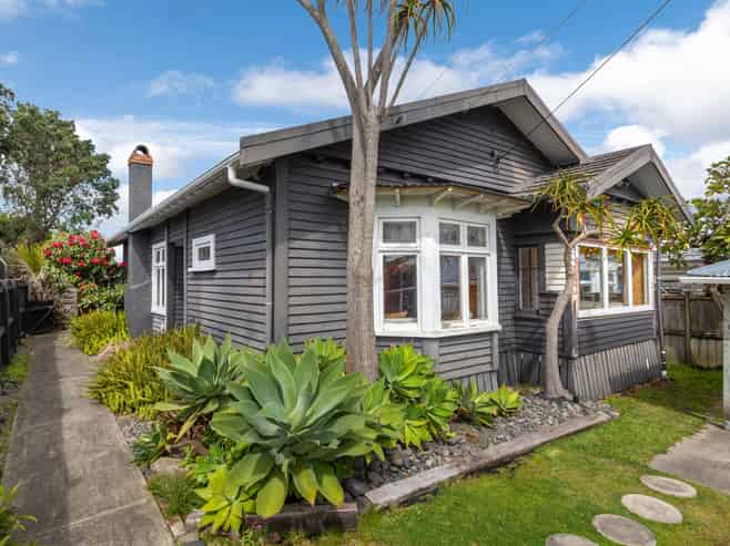 72 Eversleigh Road, Belmont