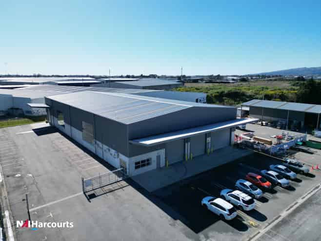 Modern Industrial Warehouse with 5T Gantry Crane 