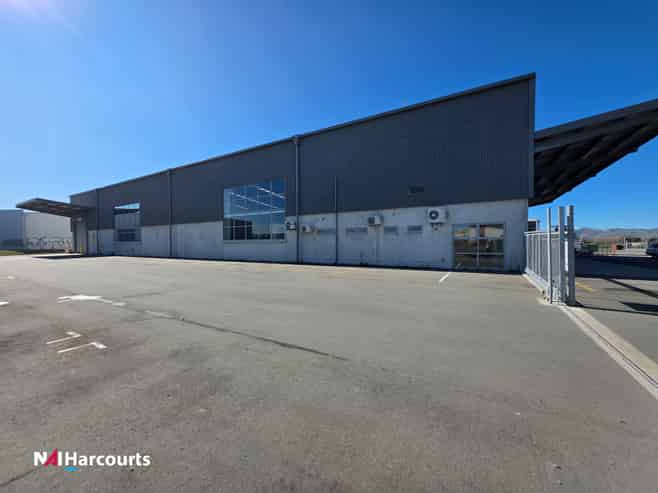 Modern Industrial Warehouse with 5T Gantry Crane 
