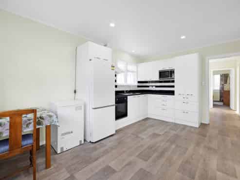 16 Grey Street, Hawera