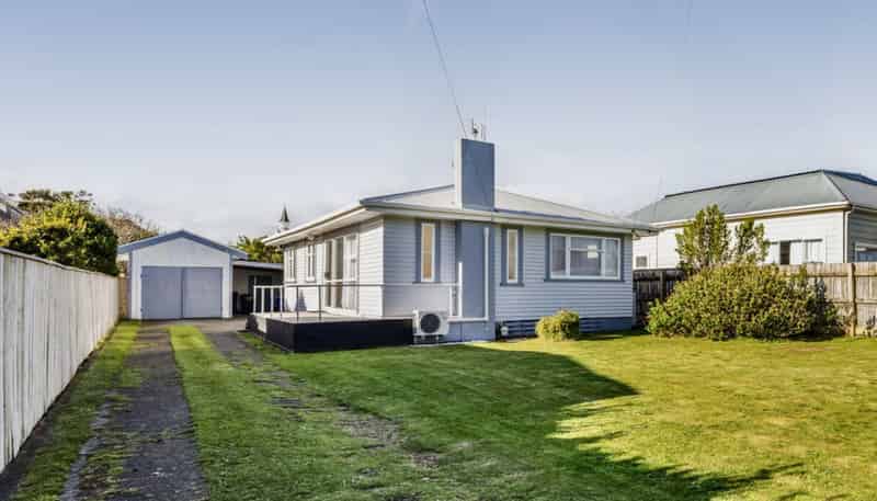 16 Grey Street, Hawera