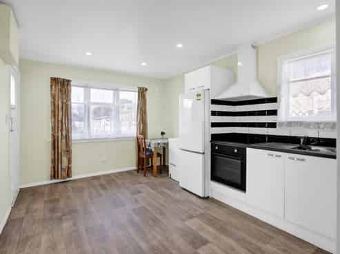 16 Grey Street, Hawera