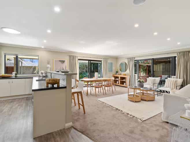 16 Park Drive, Richmond