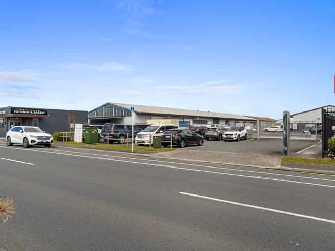 Large warehouse in Central Te Rapa